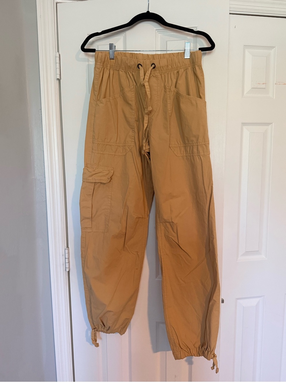 Aerie women’s  Tan Drawstring Cargo Joggers